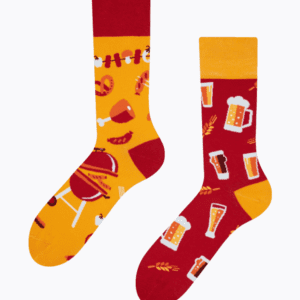 Șosete vesele „Bere și grătar” – pentru momente perfecte alături de prieteni!